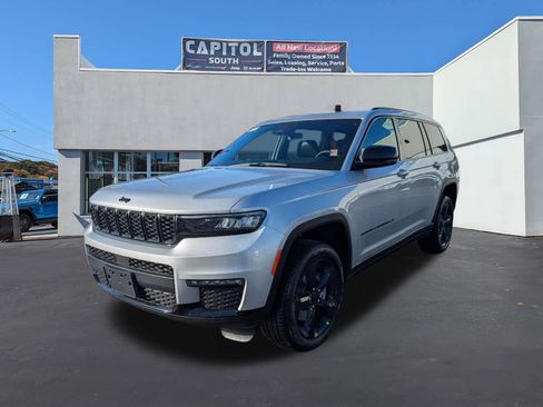 New 2025 Jeep Grand Cherokee L Limited w/ Black Appearance Package AWD/4WD image 4
