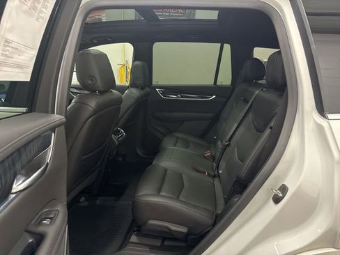 Certified 2022 Cadillac XT6 Premium Luxury w/ Technology Package image 10