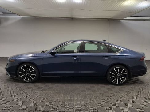 Used 2024 Honda Accord Touring image 2