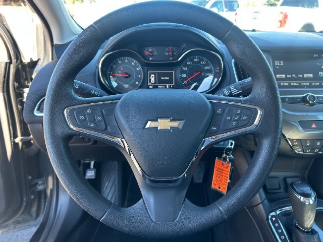 Used 2017 Chevrolet Cruze LT FWD image 17