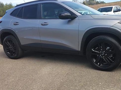 Used 2024 Chevrolet Trax ACTIV w/ Sunroof Package image 10