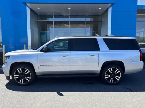 Used 2019 Chevrolet Suburban LT w/ RST Edition AWD/4WD image 9