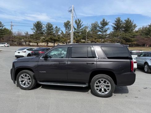 Used 2017 GMC Yukon SLE w/ SLE Value Package image 9