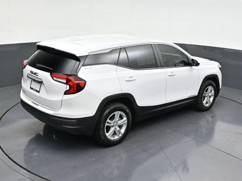 Used 2024 GMC Terrain SLE FWD image 17