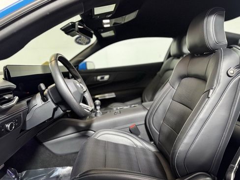 Used 2025 Ford Mustang GT Premium image 12