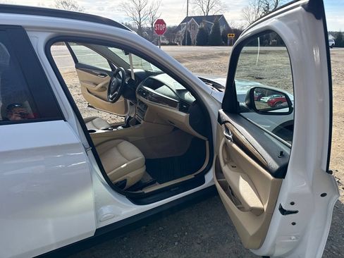 Used 2015 BMW X1 sDrive28i image 13
