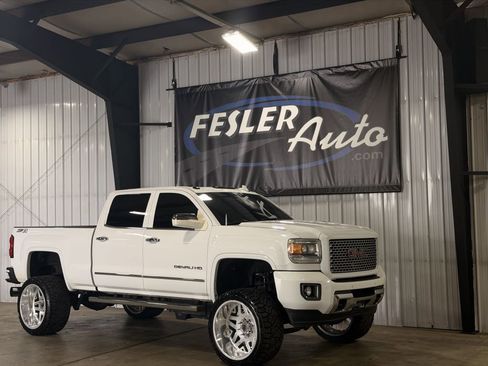 Used 2015 GMC Sierra 2500 Denali AWD/4WD image 24