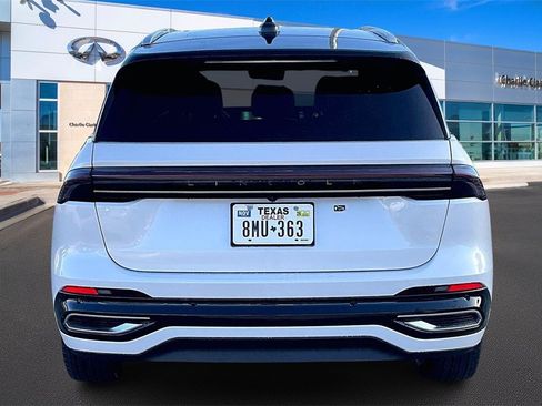 Used 2024 Lincoln Nautilus Reserve w/ Equipment Group 203A image 4