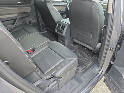 Used 2023 Volkswagen Atlas SE w/ Black Wheel Package AWD/4WD image 11