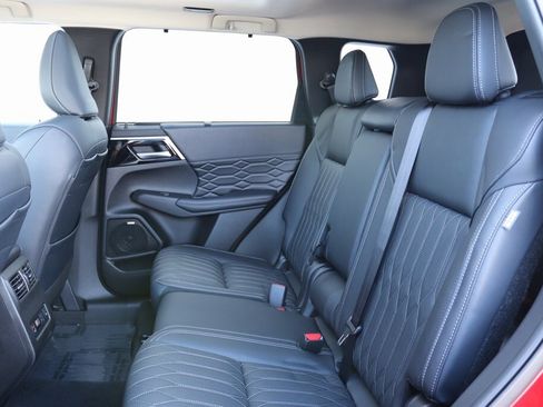 Used 2025 Mitsubishi Outlander SEL image 29