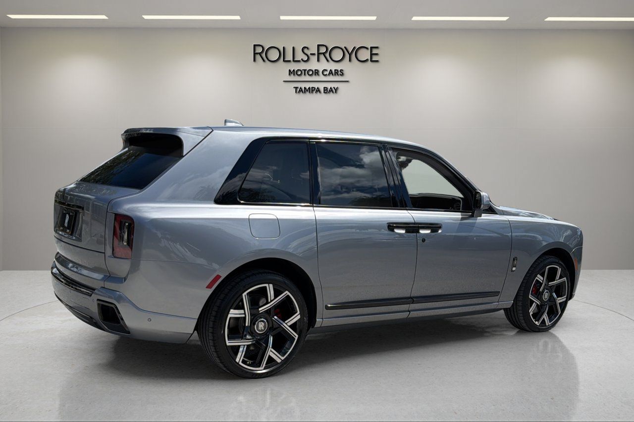 New 2027 Rolls-Royce Cullinan Black Badge AWD/4WD image 2