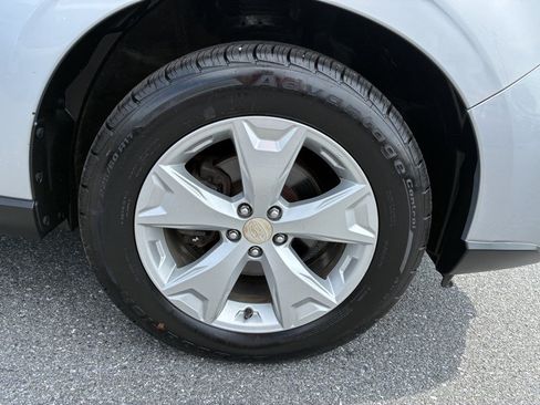 Used 2015 Subaru Forester 2.5i Premium w/ All-Weather Package AWD/4WD image 20
