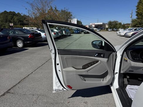 Used 2013 Kia Optima EX image 12