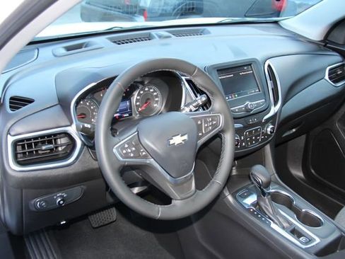 Used 2023 Chevrolet Equinox LT image 17