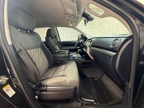 Used 2019 Toyota Tundra SR5 w/ SR5 Upgrade Package AWD/4WD image 11