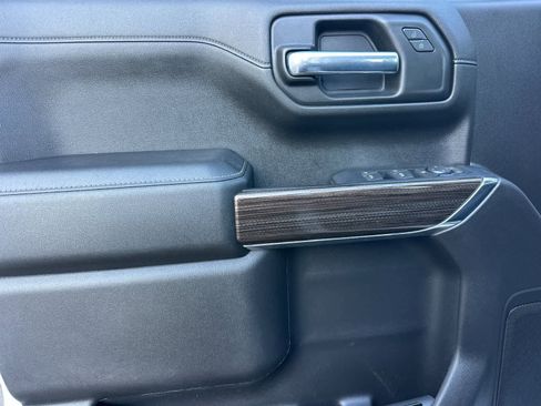 Used 2022 Chevrolet Silverado 1500 RST image 12