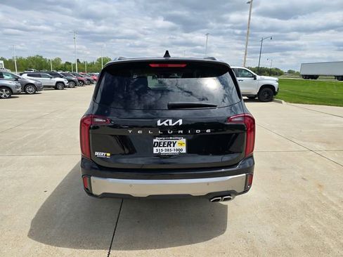 Used 2025 Kia Telluride S FWD image 11