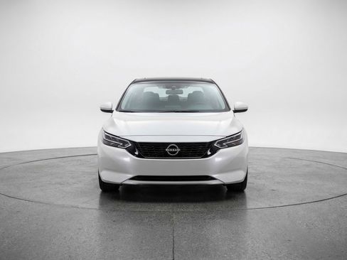 Used 2025 Nissan Sentra SV FWD image 2