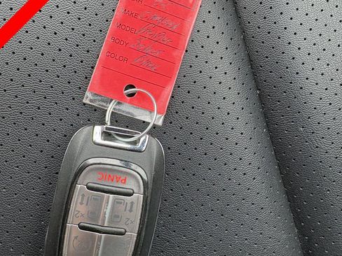 Used 2025 Chrysler Pacifica Select FWD image 29