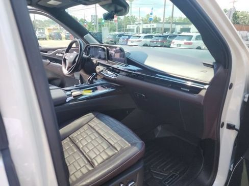 Used 2021 Cadillac Escalade Premium Luxury Platinum AWD/4WD image 14