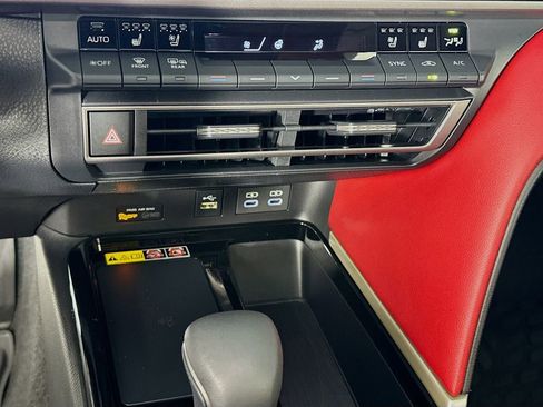 Used 2025 Toyota Camry XSE image 23