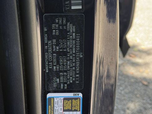 Used 2026 Kia Carnival FWD image 31