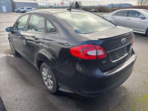 Used 2011 Ford Fiesta SE w/ 203A Rapid Spec Order Code image 2