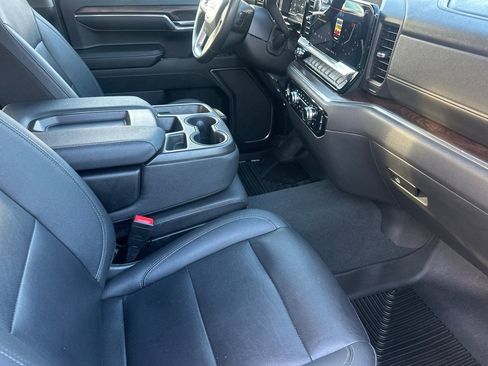Used 2023 GMC Sierra 1500 SLT w/ X31 Off-Road Package image 17