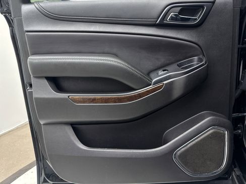 Used 2017 Chevrolet Suburban LT w/ Luxury Package image 31