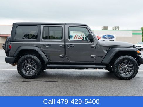 Used 2024 Jeep Wrangler Unlimited Sport AWD/4WD image 7