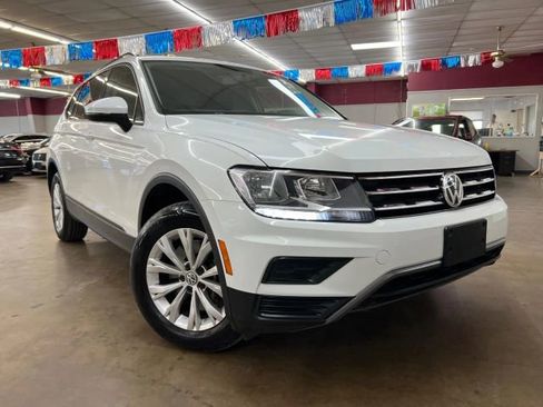 Used 2019 Volkswagen Tiguan S image 2