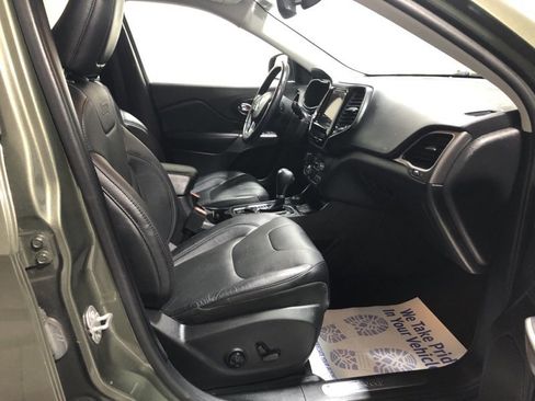 Used 2020 Jeep Cherokee Limited image 13