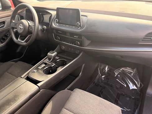 Certified 2023 Nissan Rogue SV FWD image 13