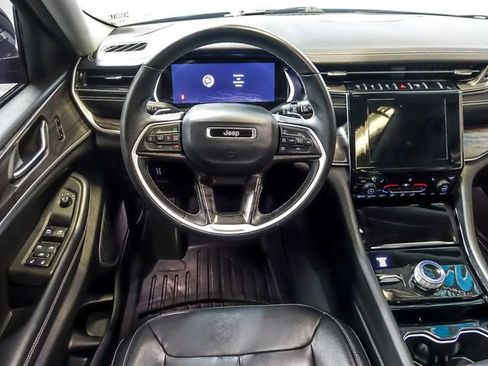 Used 2022 Jeep Grand Cherokee L Limited AWD/4WD image 18