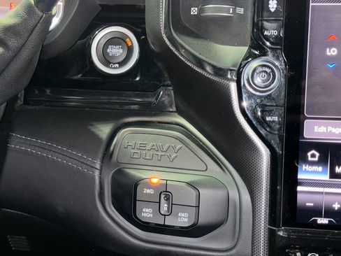 Used 2025 RAM 3500 Limited AWD/4WD image 23