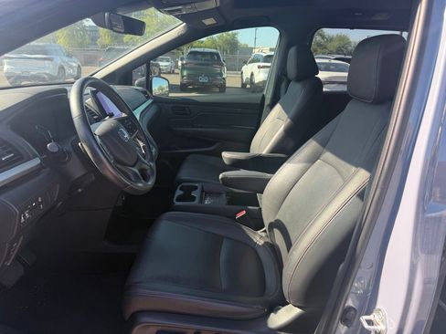 Used 2023 Honda Odyssey Sport image 13