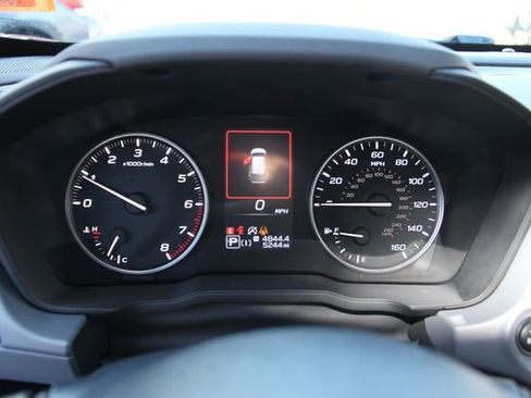 Used 2025 Subaru Crosstrek 2.0i Premium image 22