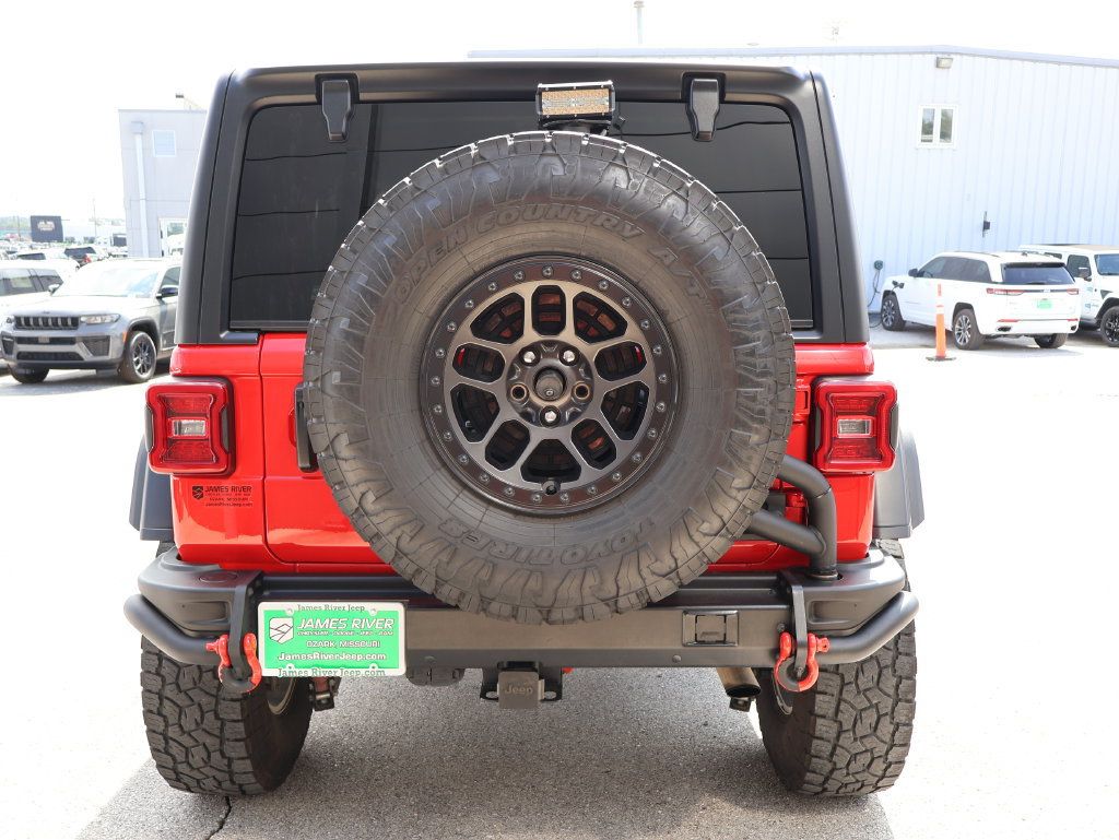 Used 2021 Jeep Wrangler Unlimited Rubicon AWD/4WD image 4