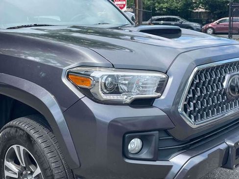 Used 2019 Toyota Tacoma TRD Sport AWD/4WD image 12