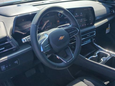 New 2026 Chevrolet Traverse LT w/ Driver Confidence Package FWD image 3
