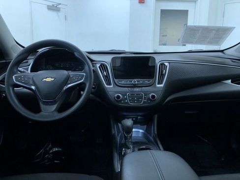 Used 2024 Chevrolet Malibu LT image 18