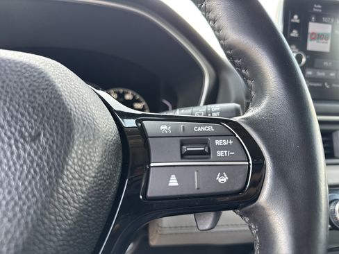 Used 2024 Honda Pilot Touring image 19