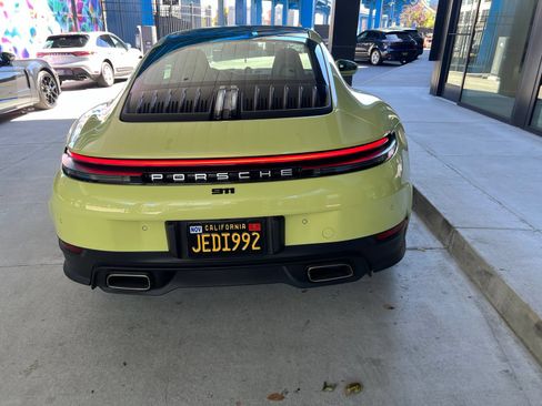 Certified 2025 Porsche 911 Carrera RWD image 4