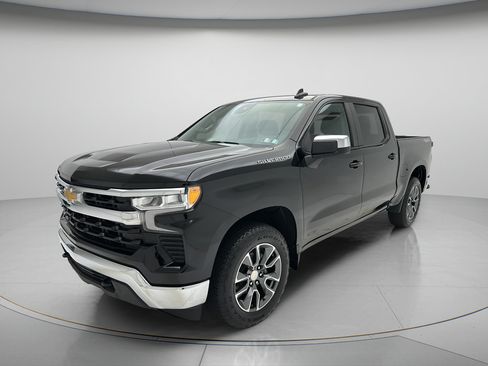 Used 2024 Chevrolet Silverado 1500 LT AWD/4WD image 3