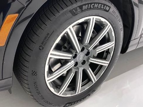 Used 2017 Audi Q7 3.0T Premium Plus image 6