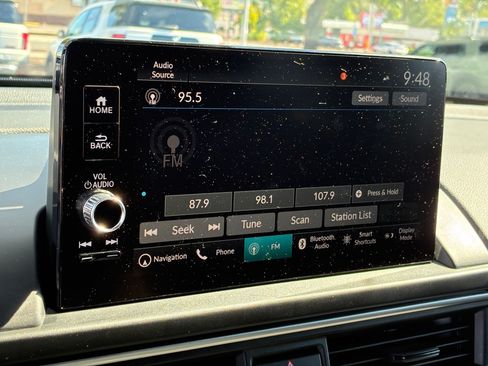 Used 2025 Honda Pilot Black Edition image 23