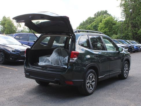 Certified 2022 Subaru Forester Premium AWD/4WD image 7
