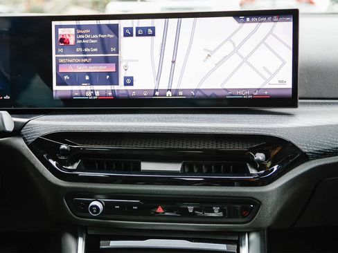 Used 2025 BMW 330i xDrive Sedan w/ Convenience Package image 11