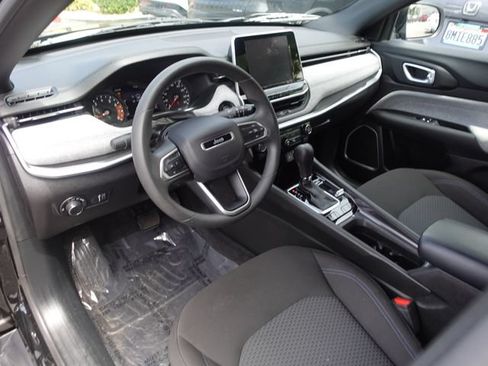 Used 2025 Jeep Compass Sport AWD/4WD image 11