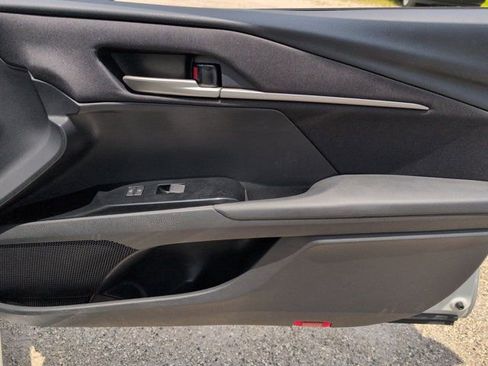 Used 2025 Toyota Camry LE FWD image 32